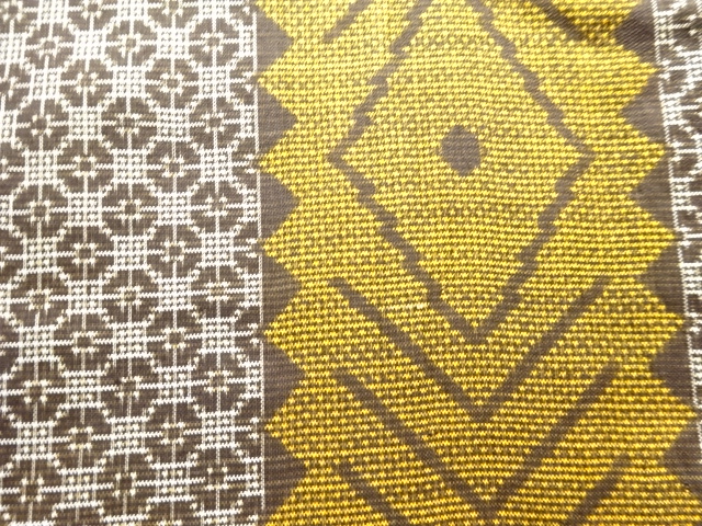 アンティーク　縞に幾何学模様織り出し本場泥大島紬着物